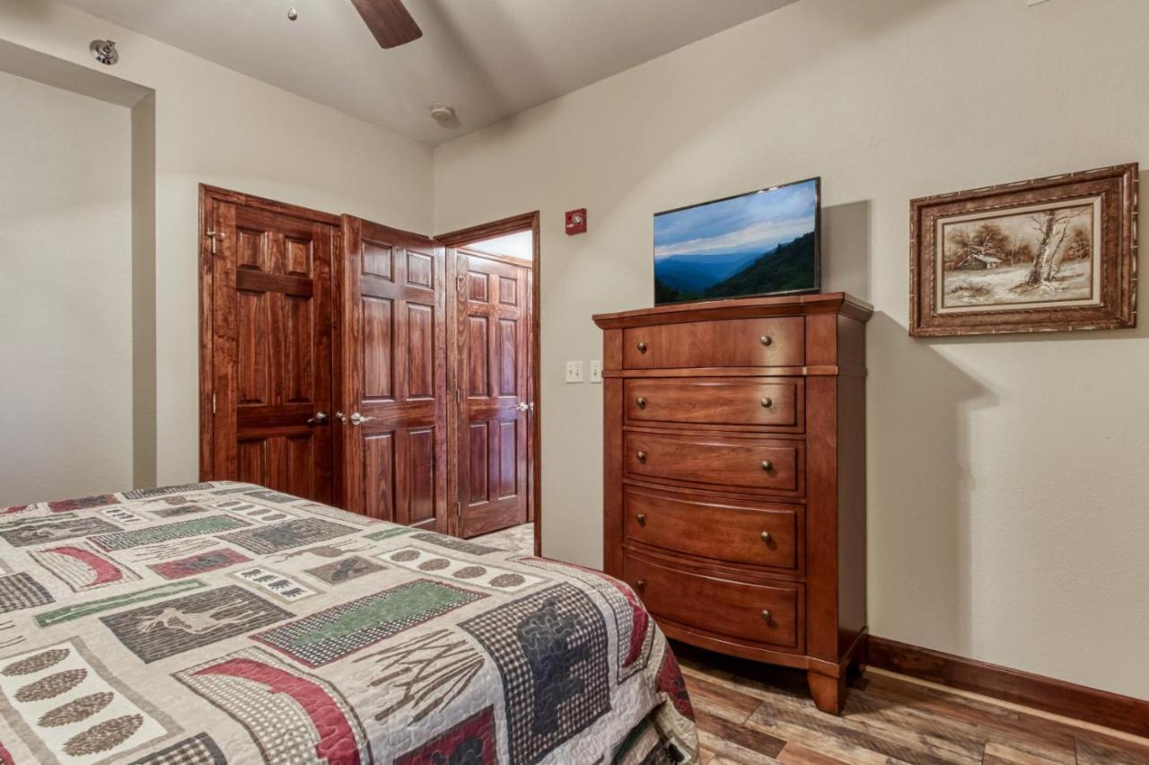 Gorgeous 2Bd 2Bth Condo With Mountain Views Pool Hot Tub Game Room Close To Parkway Пиджен-Фордж Экстерьер фото